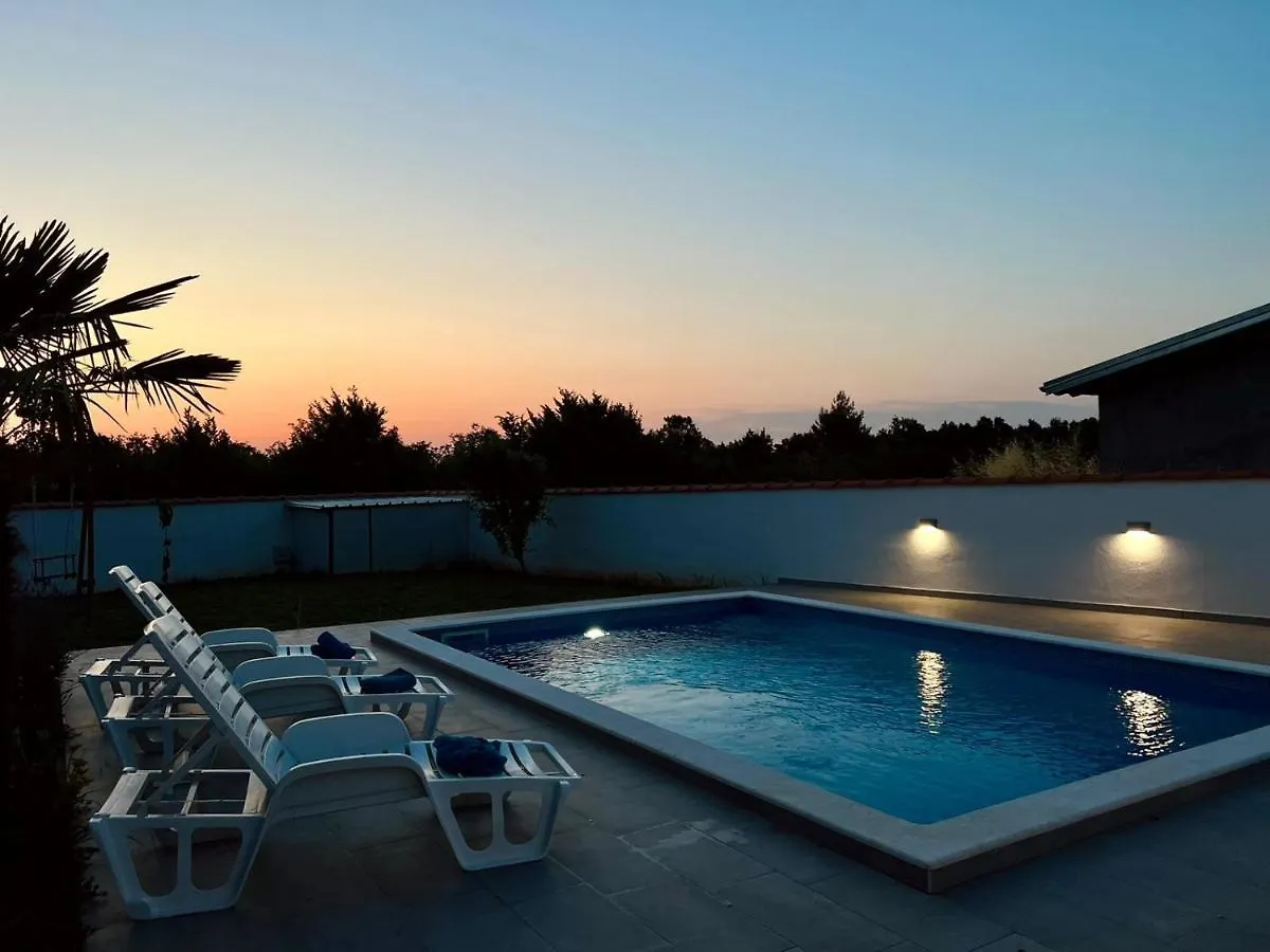 Holiday Home Luca 보드냔 크로아티아
