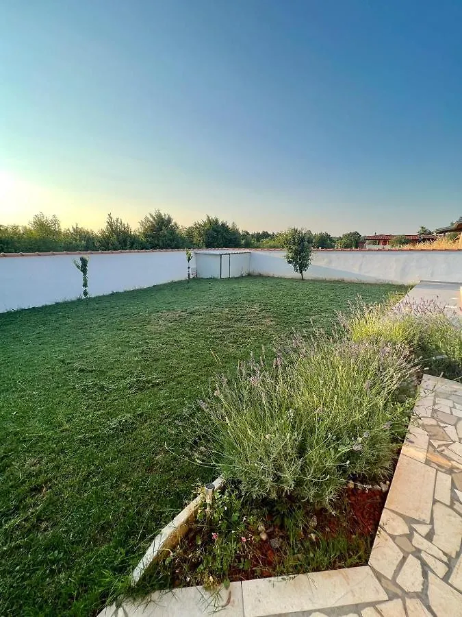 Holiday Home Luca 보드냔